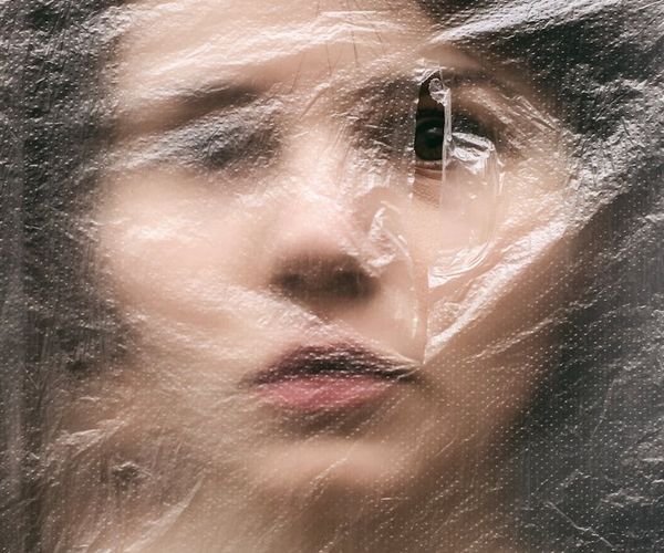 Abstract visual representing airflow and breathing.